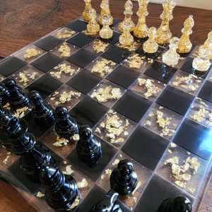 Échiquier noir et or