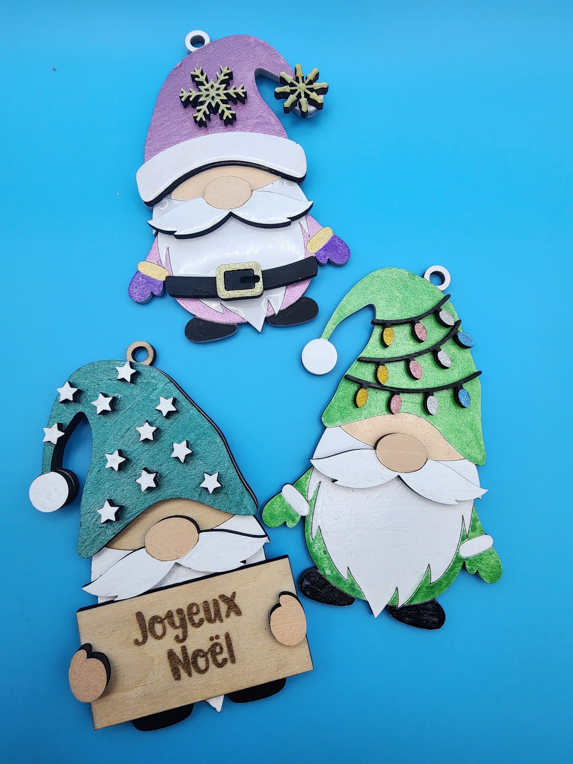 Gnomes de Noël en bois – Découpe laser ; peinture artisanale