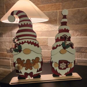 Duo de Gnomes de Noël en Bois 🎄– Décoration artisanale découpée au laser | Style scandinave
