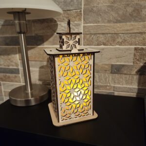 ​Lanterne en Bois Découpé Laser - Motif Géométrique & Lumière d'Ambiance